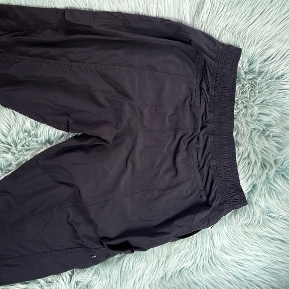Black Athleta running pants size 8P - Picture 4 of 7